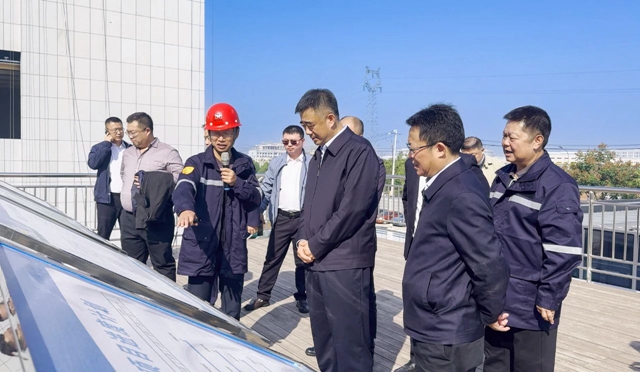 黑龍江省供銷合作社理事會(huì)主任趙勵(lì)軍、倍豐集團(tuán)董事長徐陽一行到訪宜化集團(tuán)(圖1)