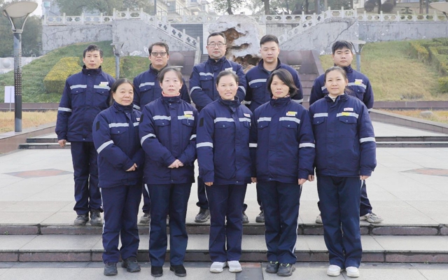 喜報(bào)！全國(guó)表彰，股份公司猇亭片區(qū)電解四班榜上有名！